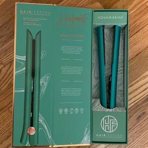 Hedonist Hair Straightener in Aquamarine